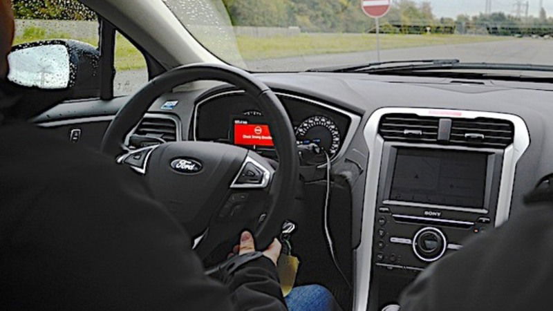 Ford, allo studio il sistema di avviso per guida contromano