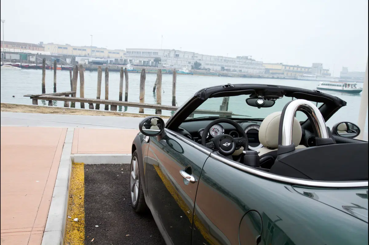 Presentata a Venezia la Mini Roadster (25)