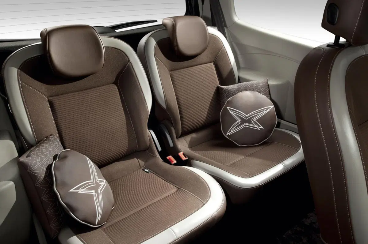 Renault Twingo Mauboussin (3)