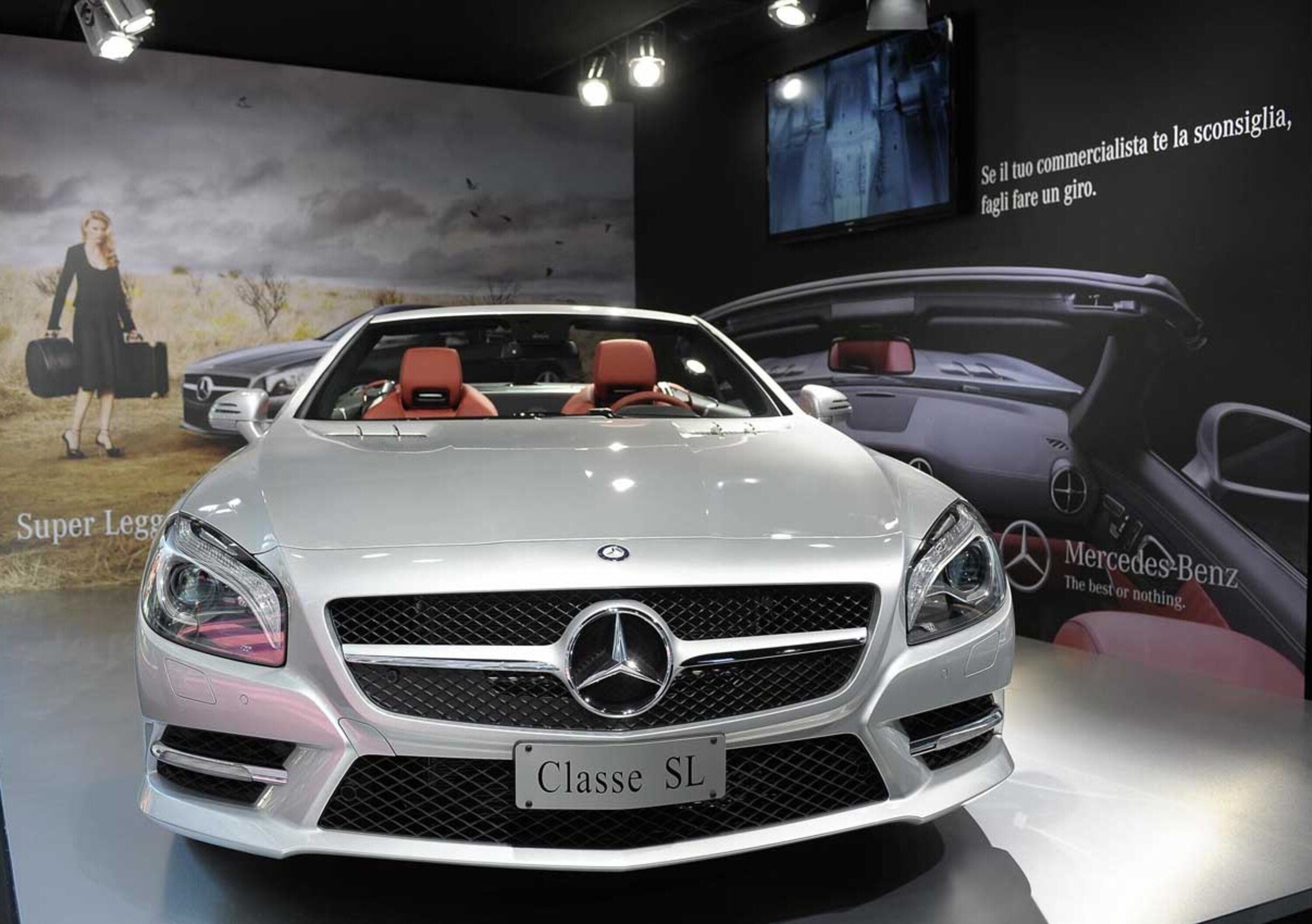 Mercedes-Benz SL: in anteprima a Milano Moda Donna 2012