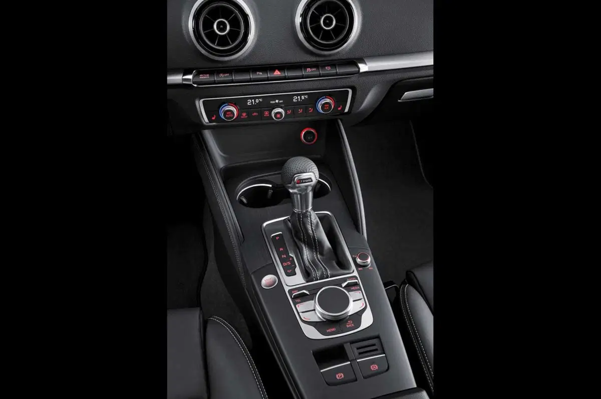 Nuova Audi A3: le prime immagini (27)