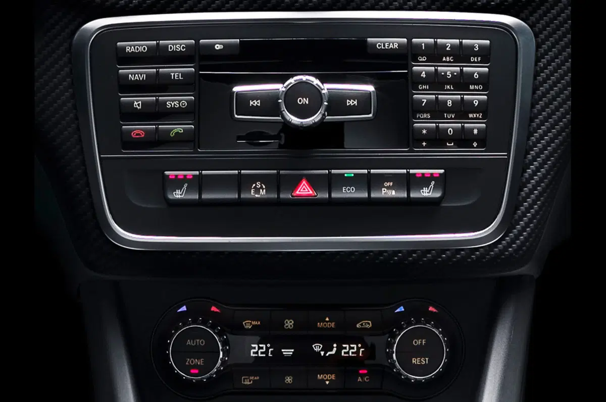 Mercedes-Benz Classe A: prime immagini degli interni (7)