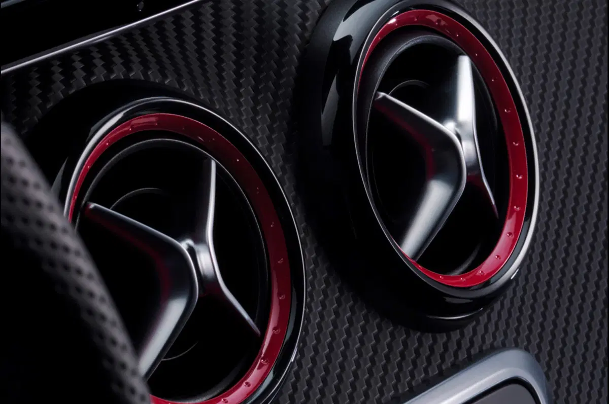 Mercedes-Benz Classe A: prime immagini degli interni (9)