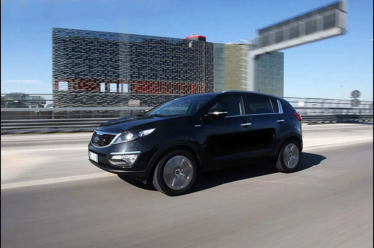 Kia Sportage R AWD (2)
