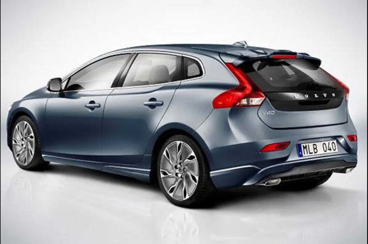Volvo V40: svelati anche gli interni (11)