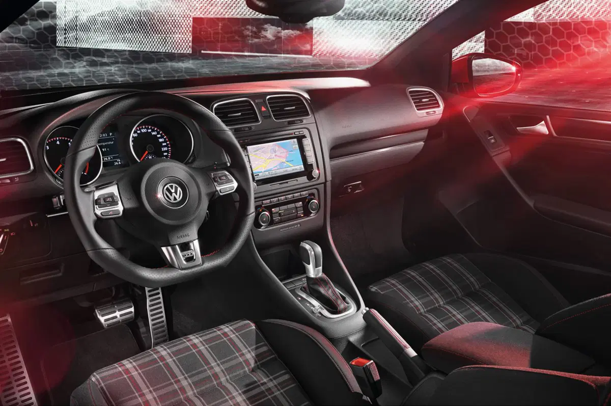 Volkswagen Golf GTI Cabriolet (9)