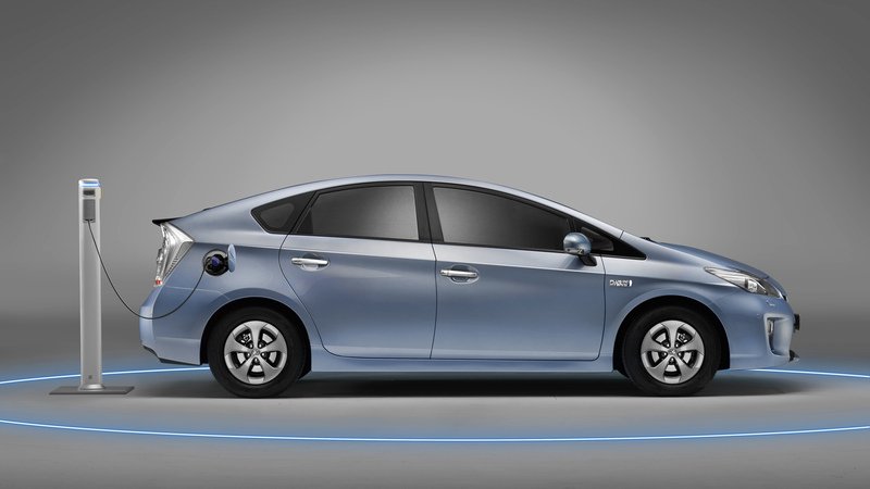 Toyota Prius Plug-in omologata per 25 km di autonomia