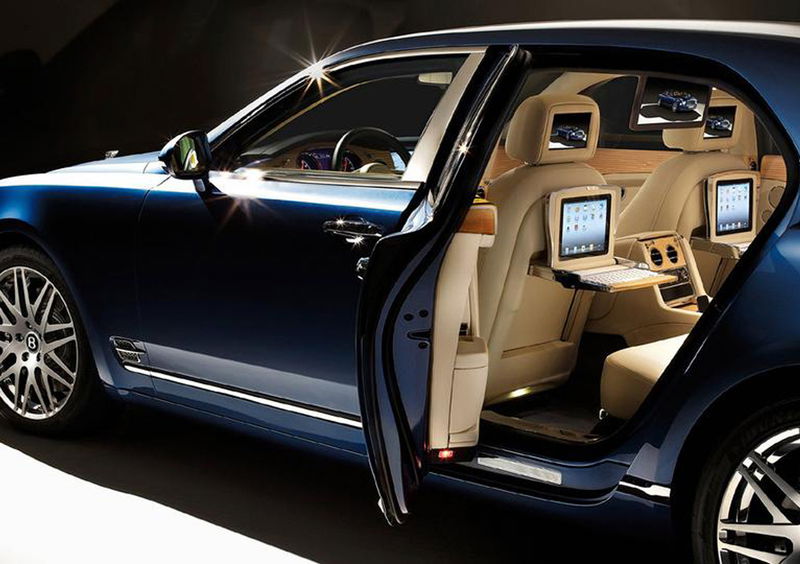 Bentley Mulsanne: a Ginevra due pacchetti dedicati