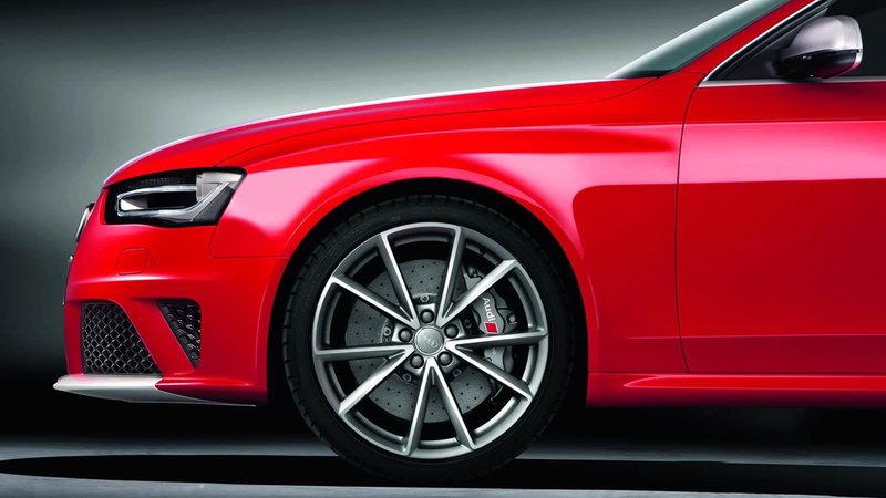 Ad Audi le prime sospensioni in materiali compositi