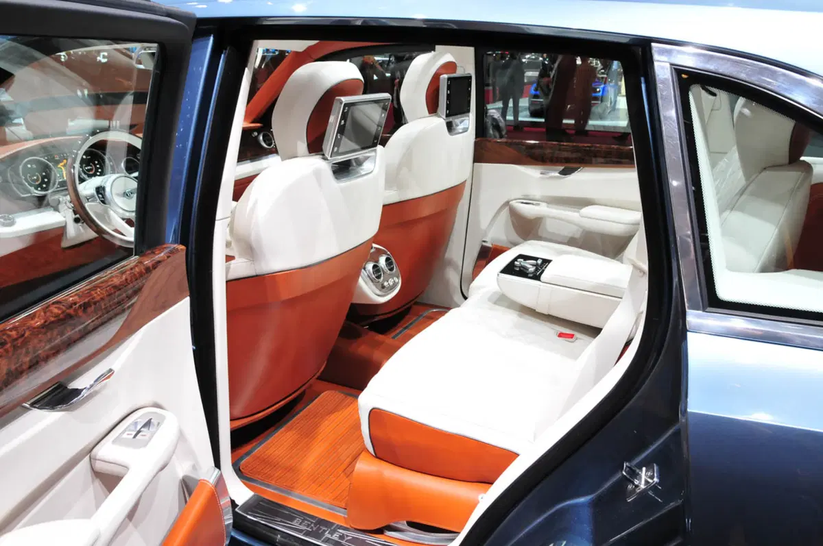 Bentley al Salone di Ginevra 2012 (18)