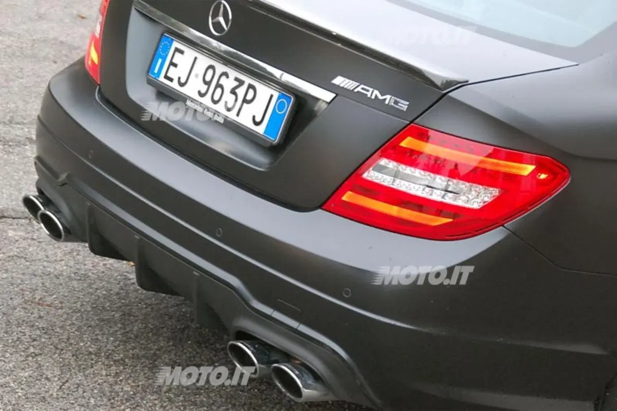Mercedes-Benz C63 AMG Coupé (24)
