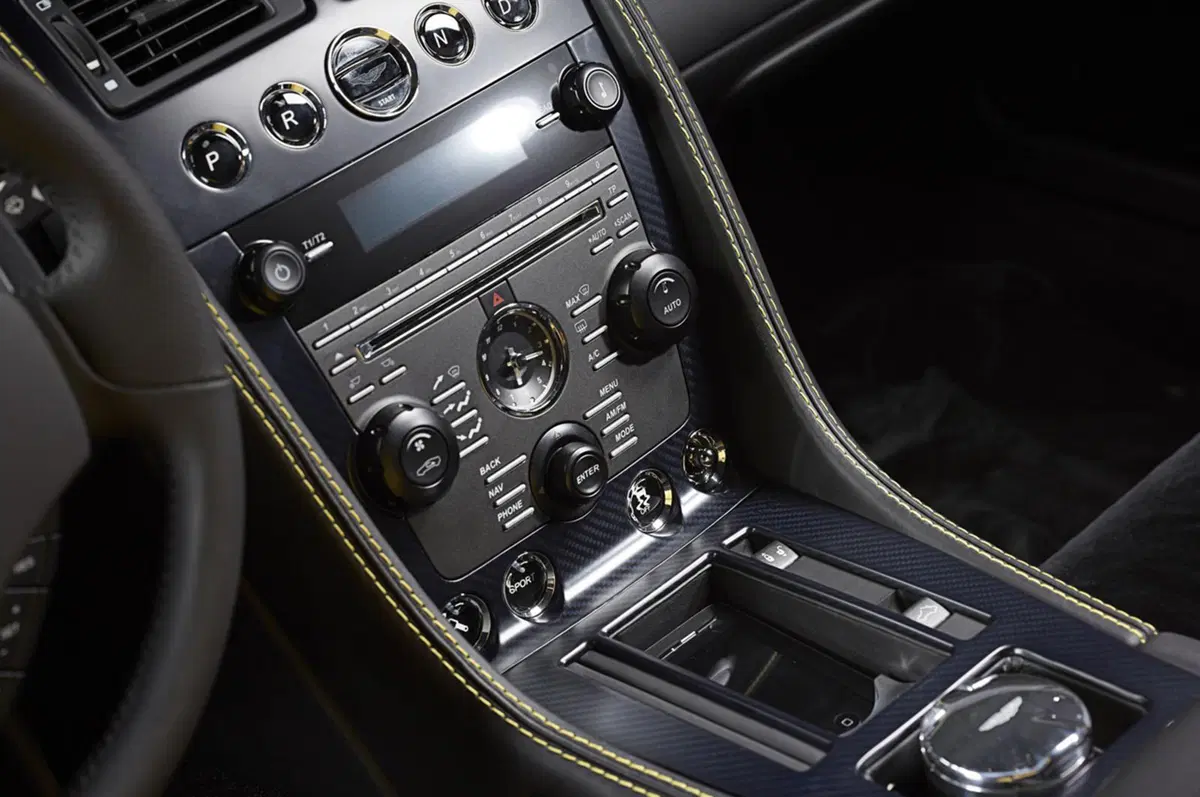 Aston Martin presenta il Q Customization Program (2)