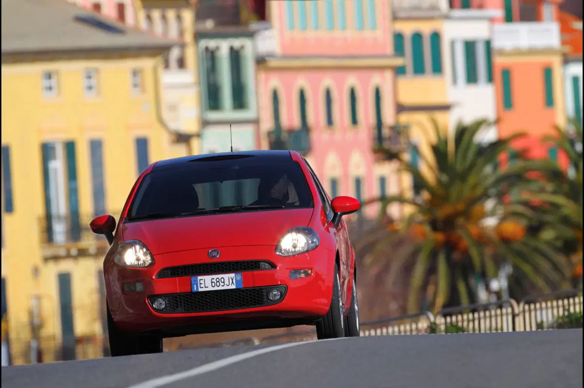Fiat Punto 2012 Racing e Sport: i prezzi (6)