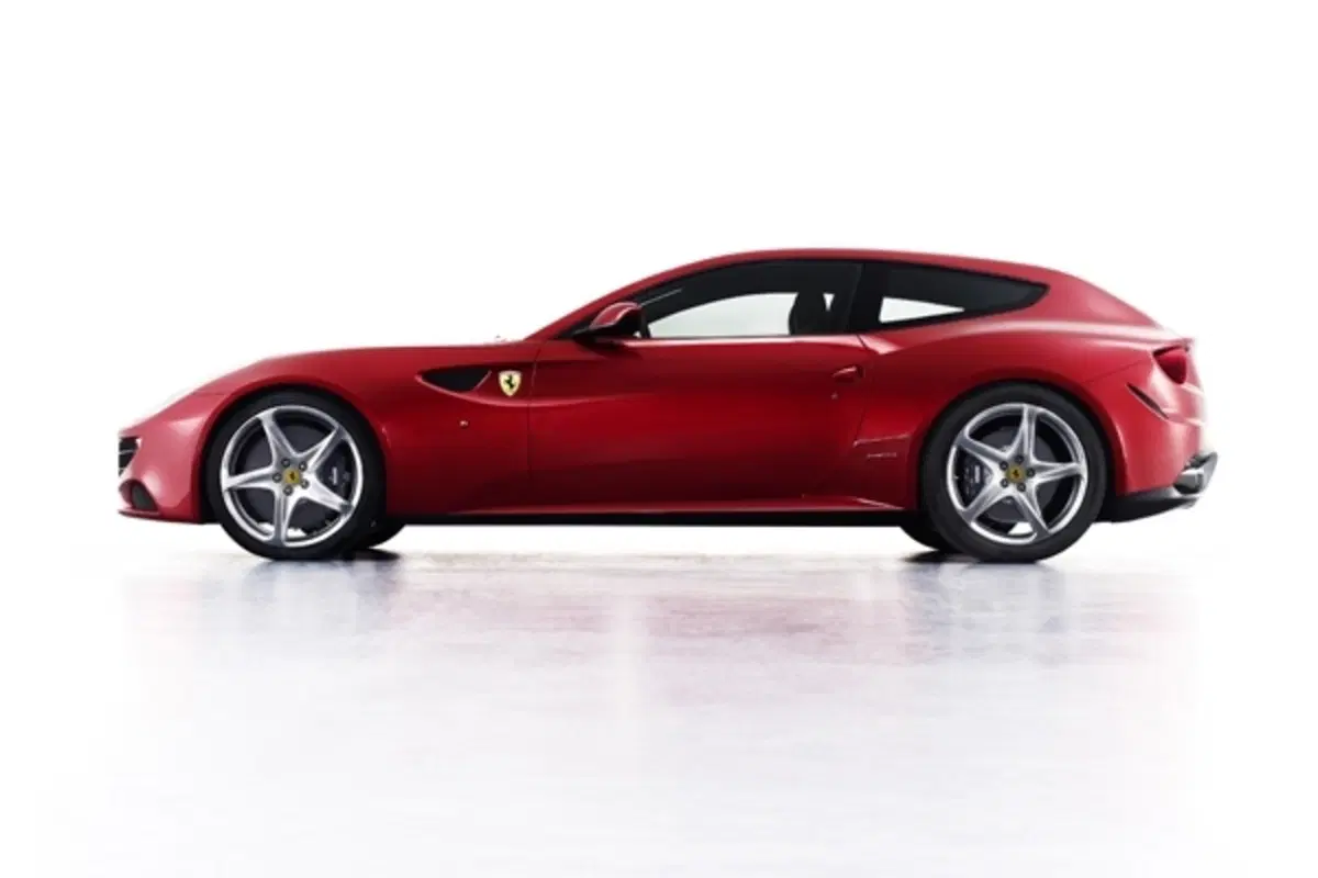 Pinifarina premiata per il design della Ferrari FF (3)