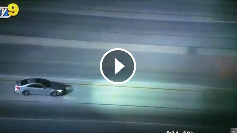 USA, l&#039;inseguimento in autostrada finisce... col botto [Video]