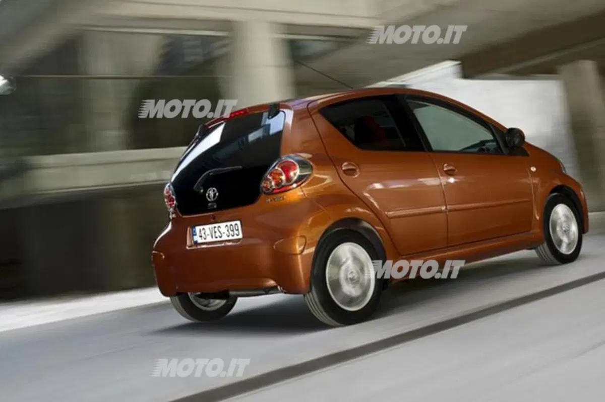 Toyota Aygo: listino prezzi (2)