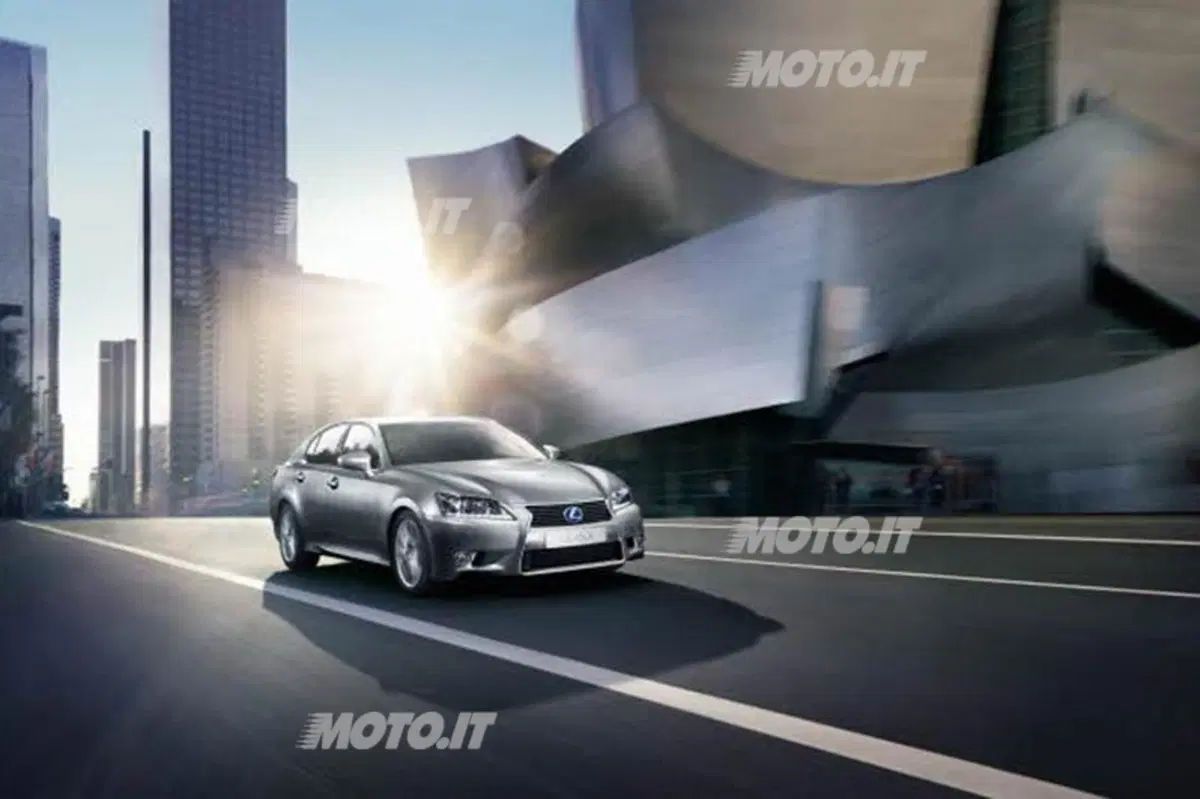 Lexus GS 450h: focus sugli interni