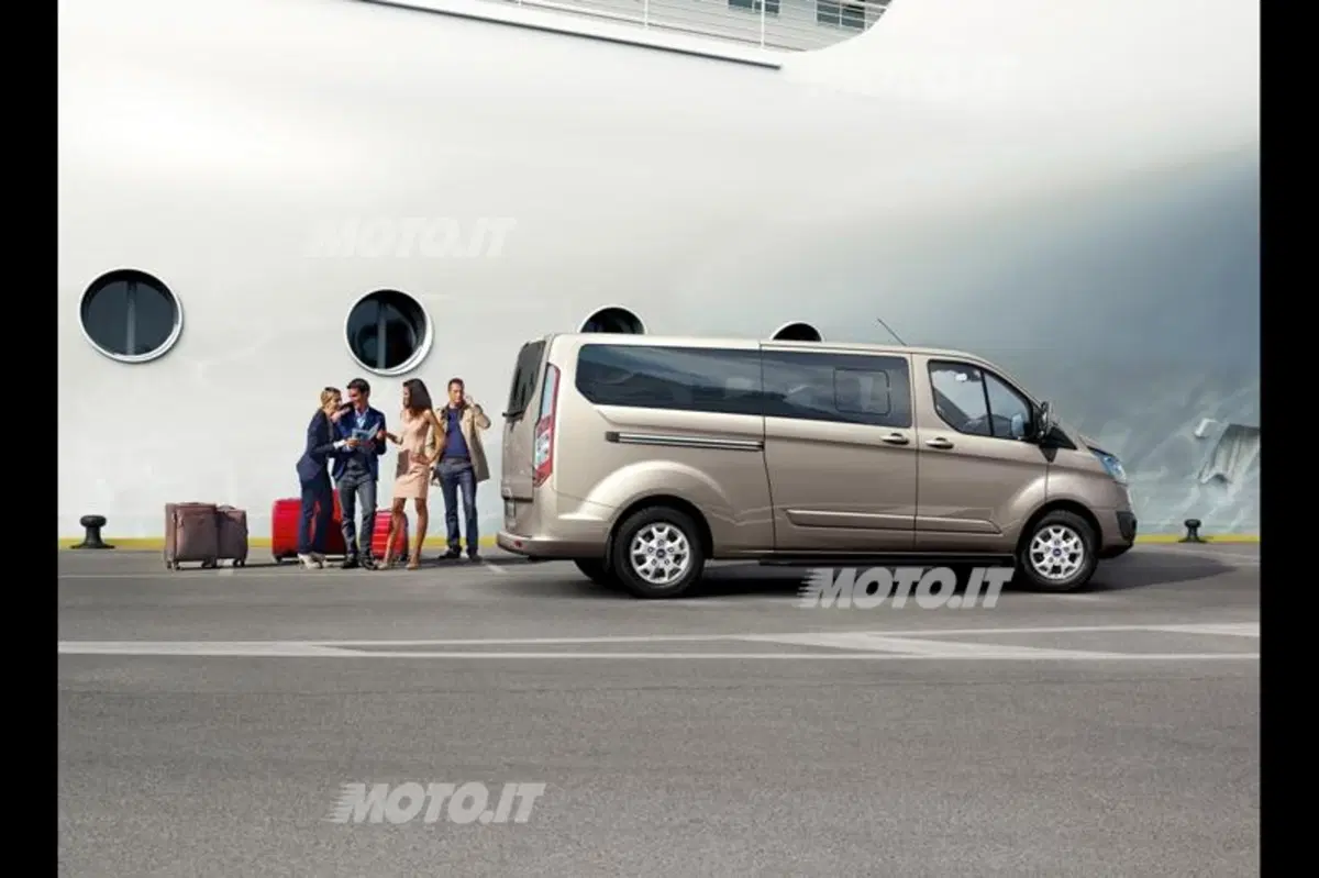 Ford Tourneo Custom: da quest'anno la versione di serie (2)