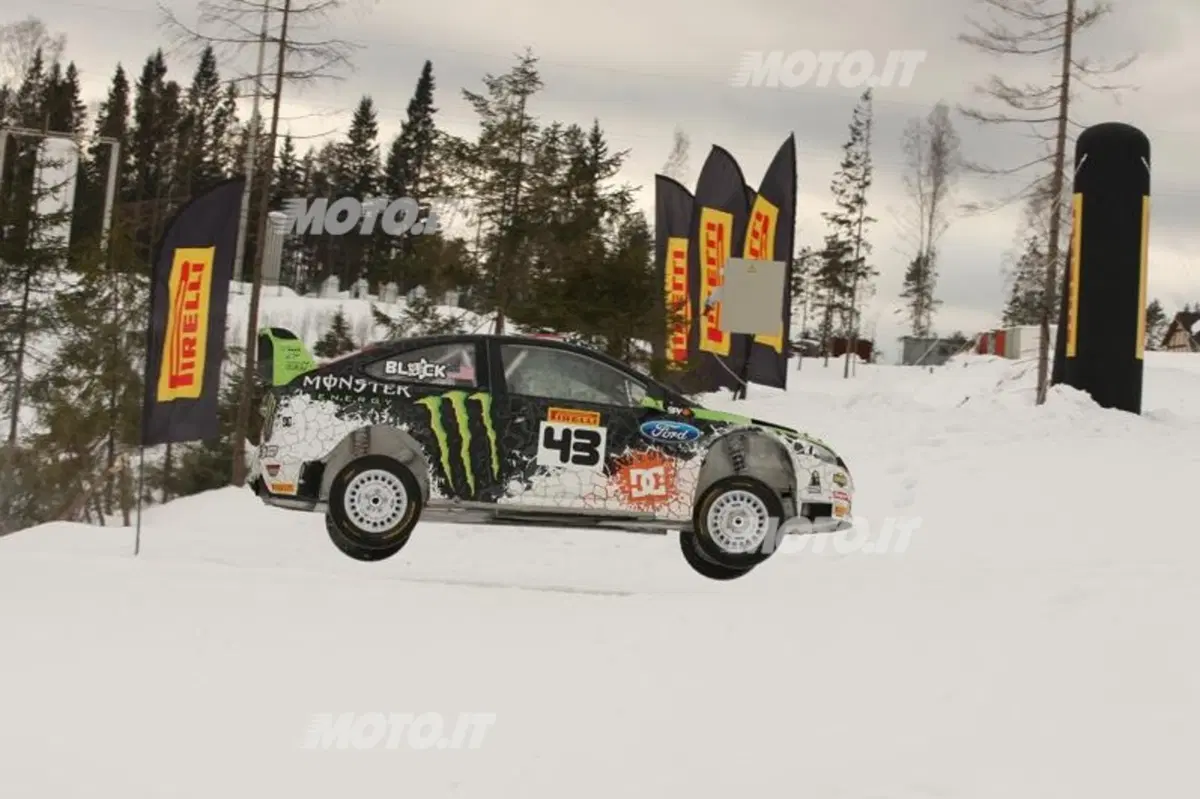 Live: neve e bosco, di traverso, con Ken Block... (3)