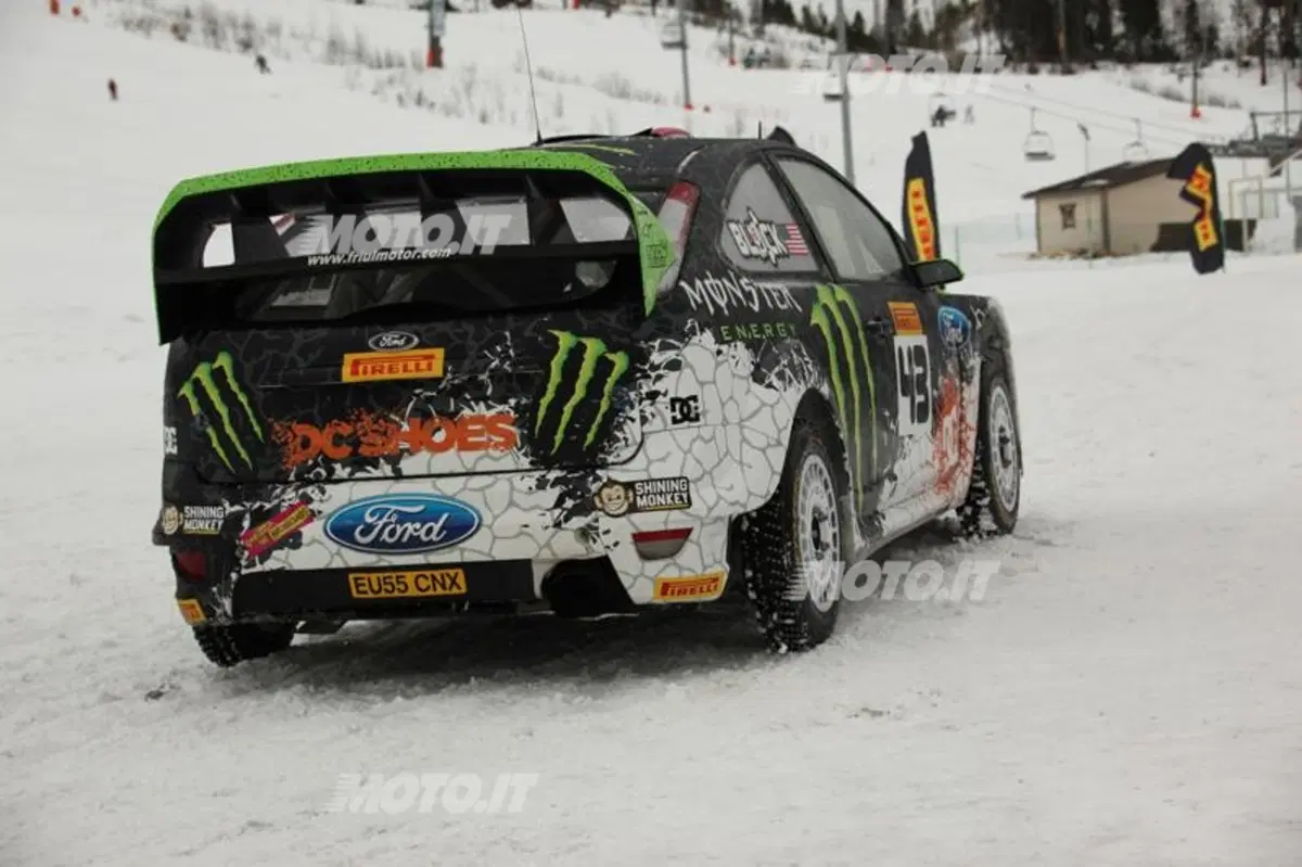 Live: neve e bosco, di traverso, con Ken Block... (9)