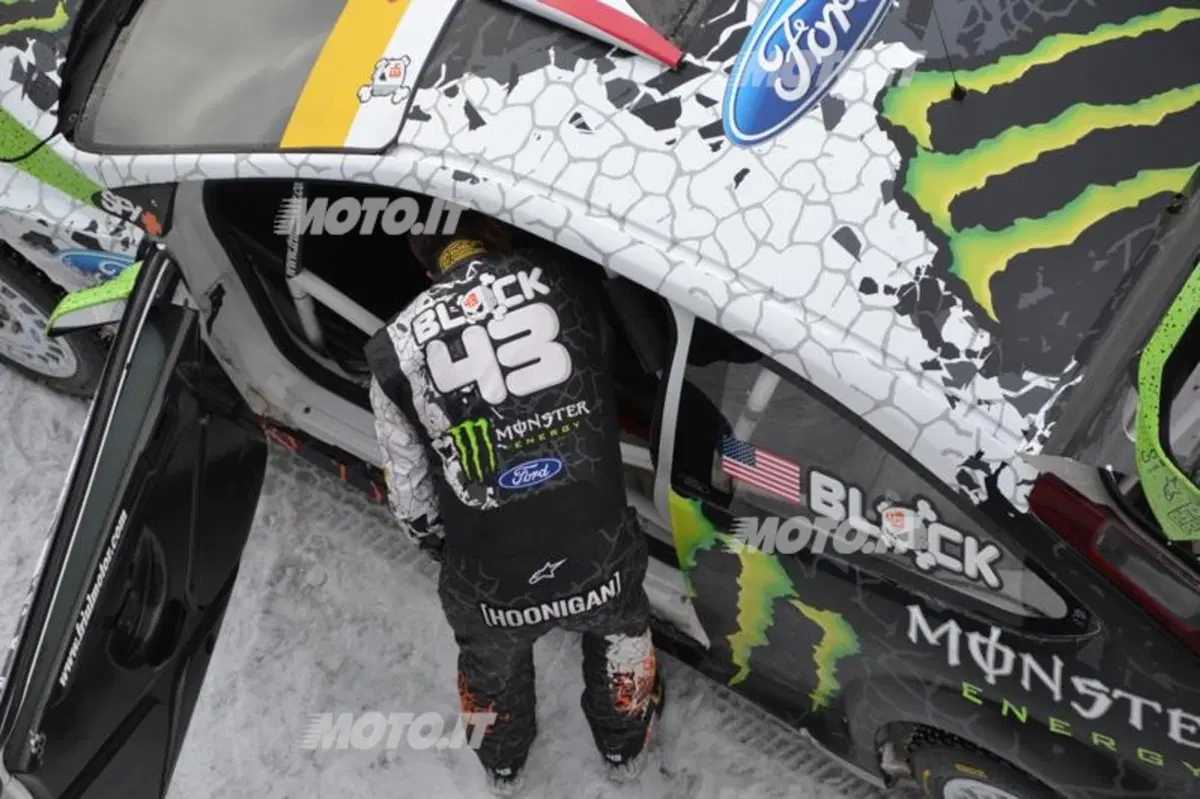 Live: neve e bosco, di traverso, con Ken Block... (15)