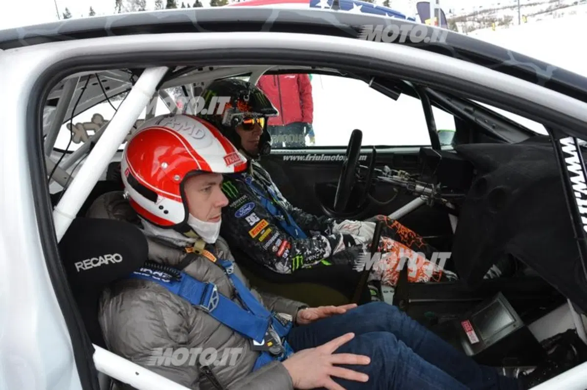 Live: neve e bosco, di traverso, con Ken Block... (18)