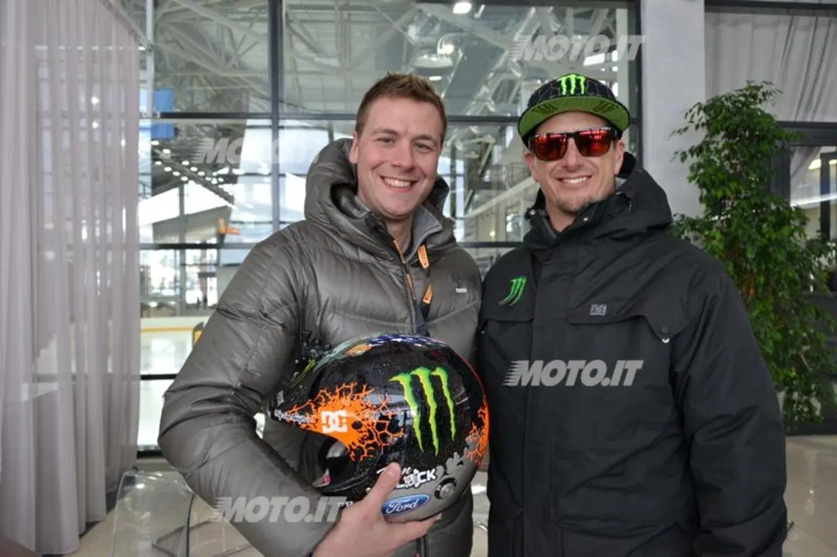 Live: neve e bosco, di traverso, con Ken Block... (20)
