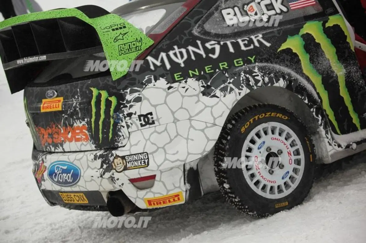Live: neve e bosco, di traverso, con Ken Block... (23)