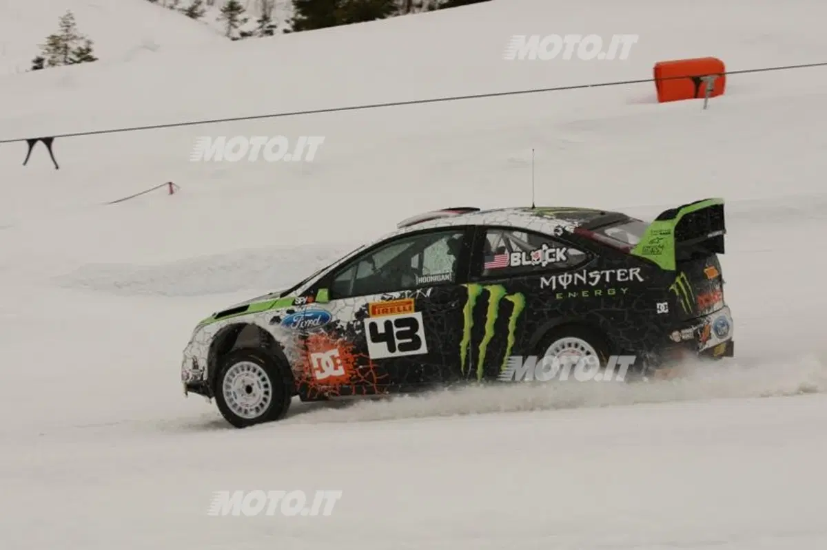 Live: neve e bosco, di traverso, con Ken Block... (25)