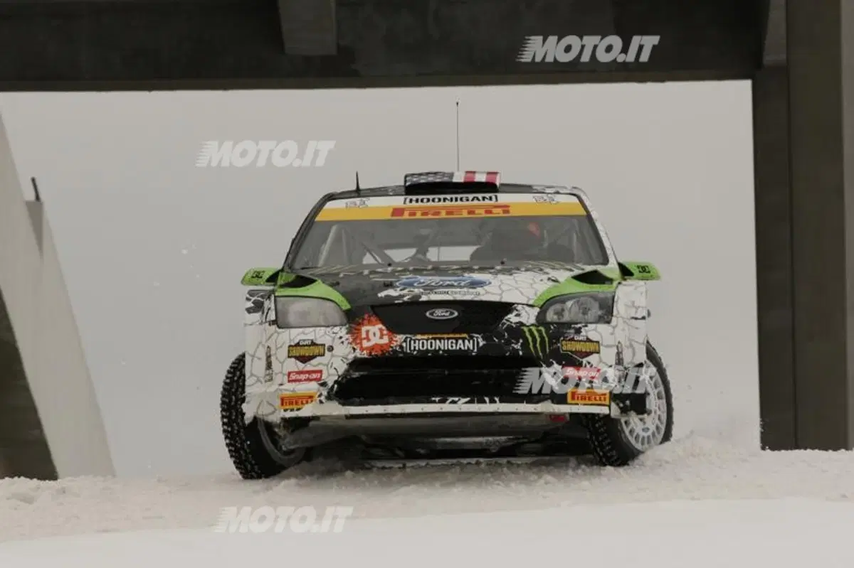 Live: neve e bosco, di traverso, con Ken Block... (28)