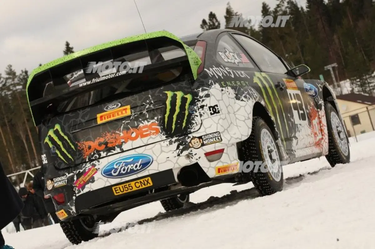 Live: neve e bosco, di traverso, con Ken Block... (29)