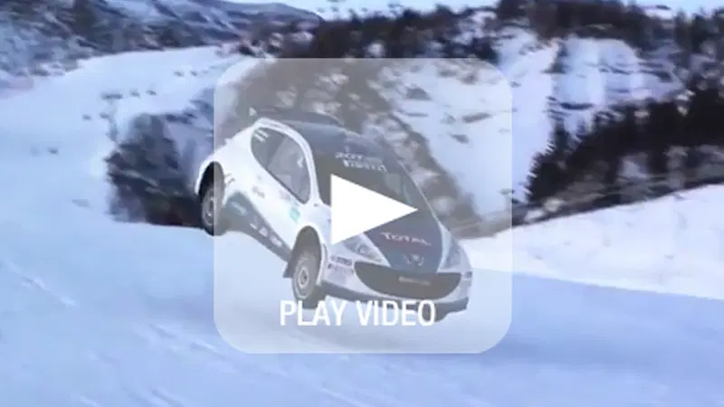 Una Peugeot 207 S2000 &ldquo;spazzola&rdquo; le piste da sci