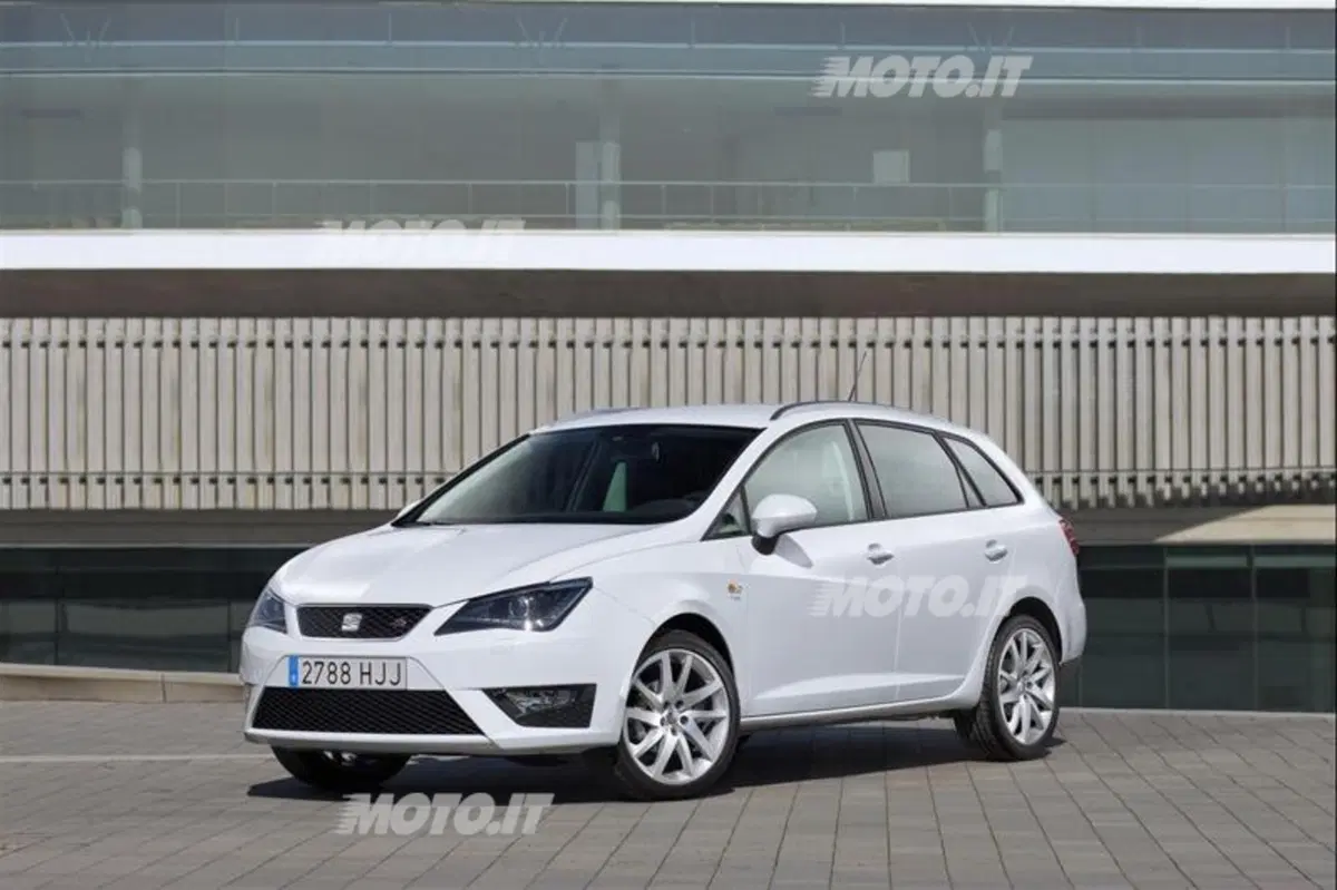 Algersuari presenta la nuova Seat Ibiza (2)