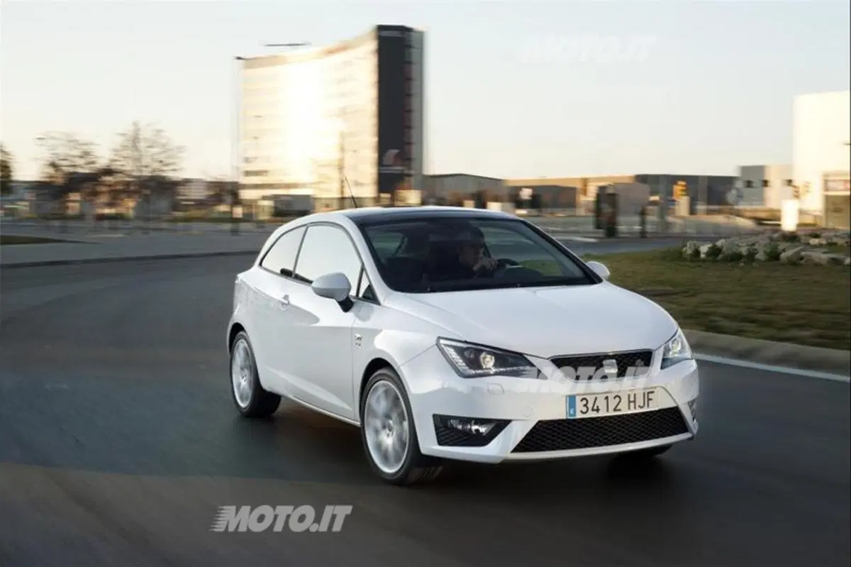 Algersuari presenta la nuova Seat Ibiza (3)