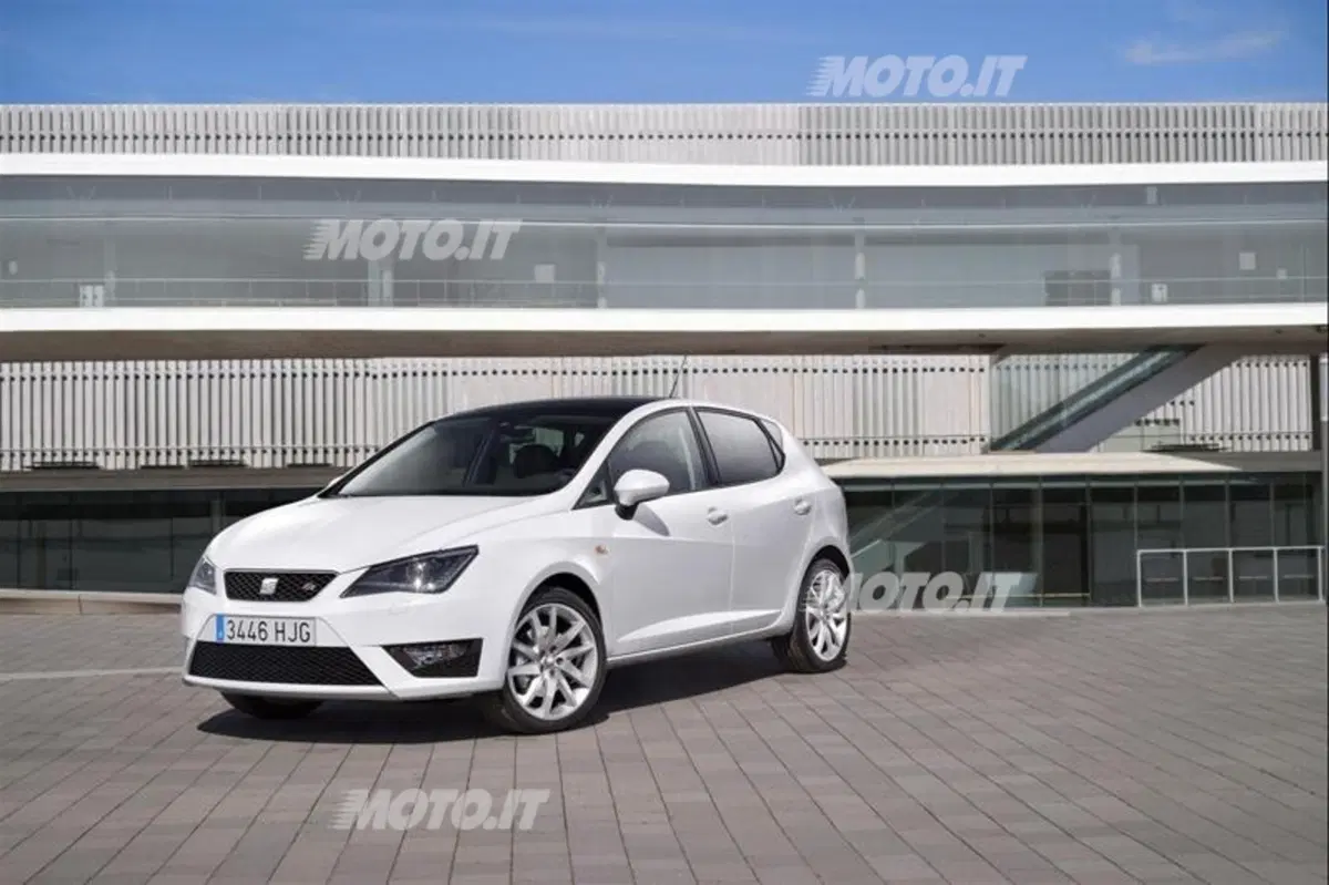 Algersuari presenta la nuova Seat Ibiza (15)