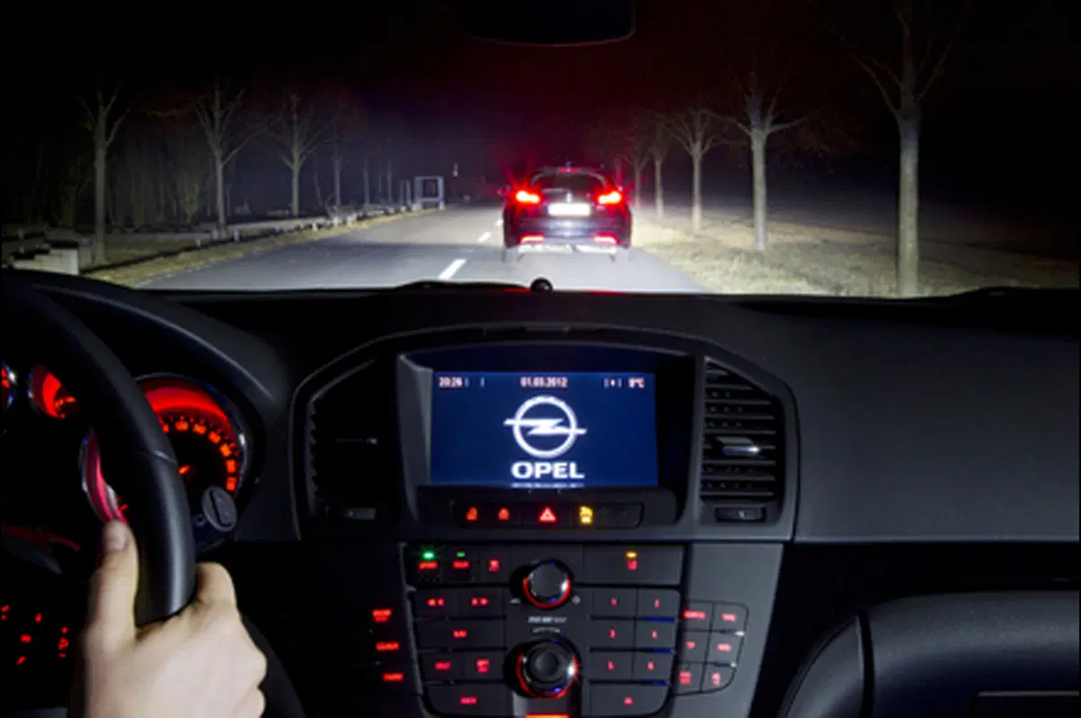 Opel: allo sviluppo i fari intelligenti a matrice (5)