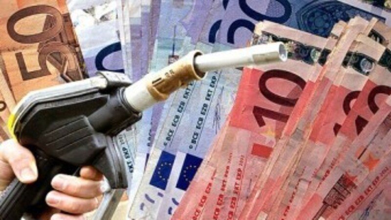 Benzina a 1,9 euro/litro: Federauto prende posizione
