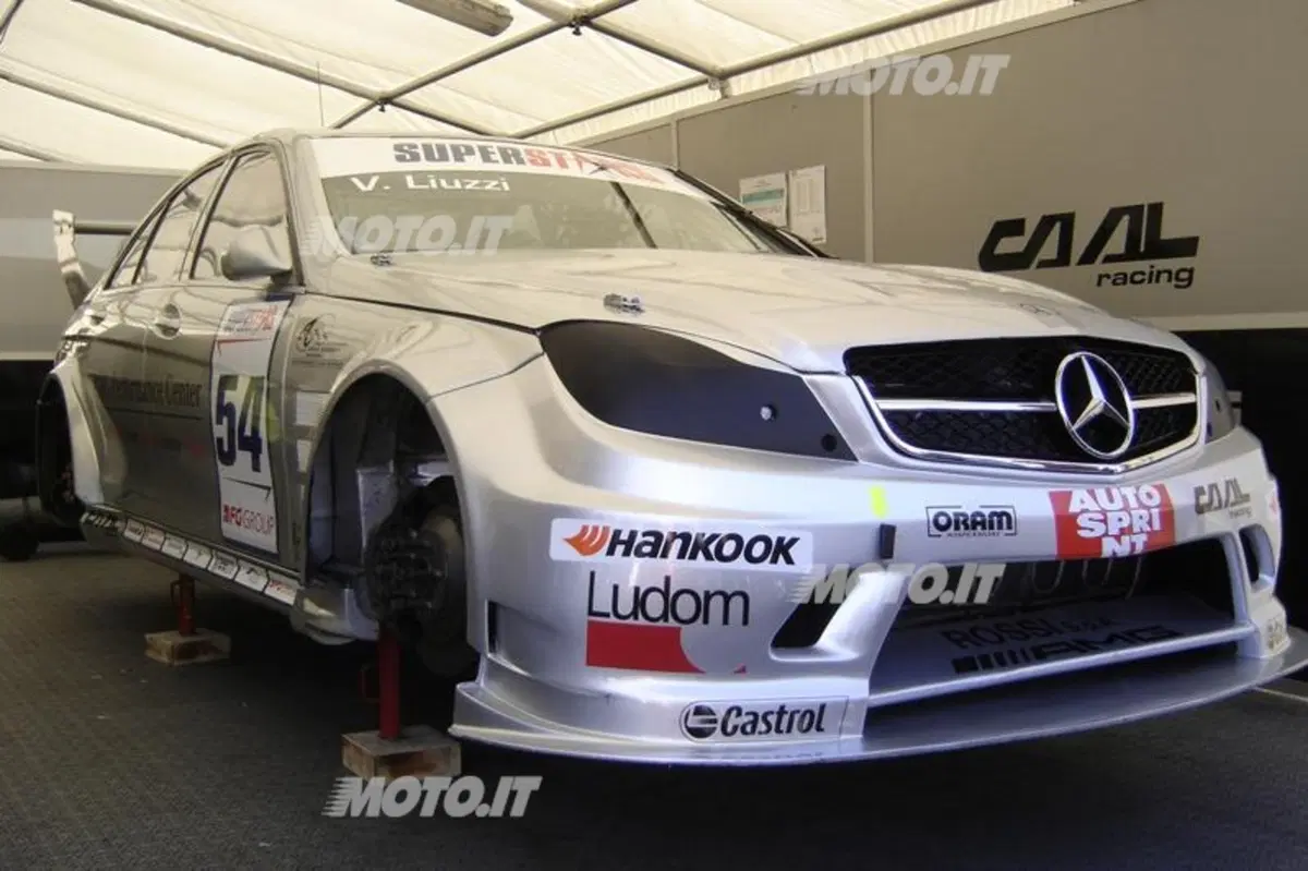 International Superstars: esordio vincente per Liuzzi su Mercedes-AMG