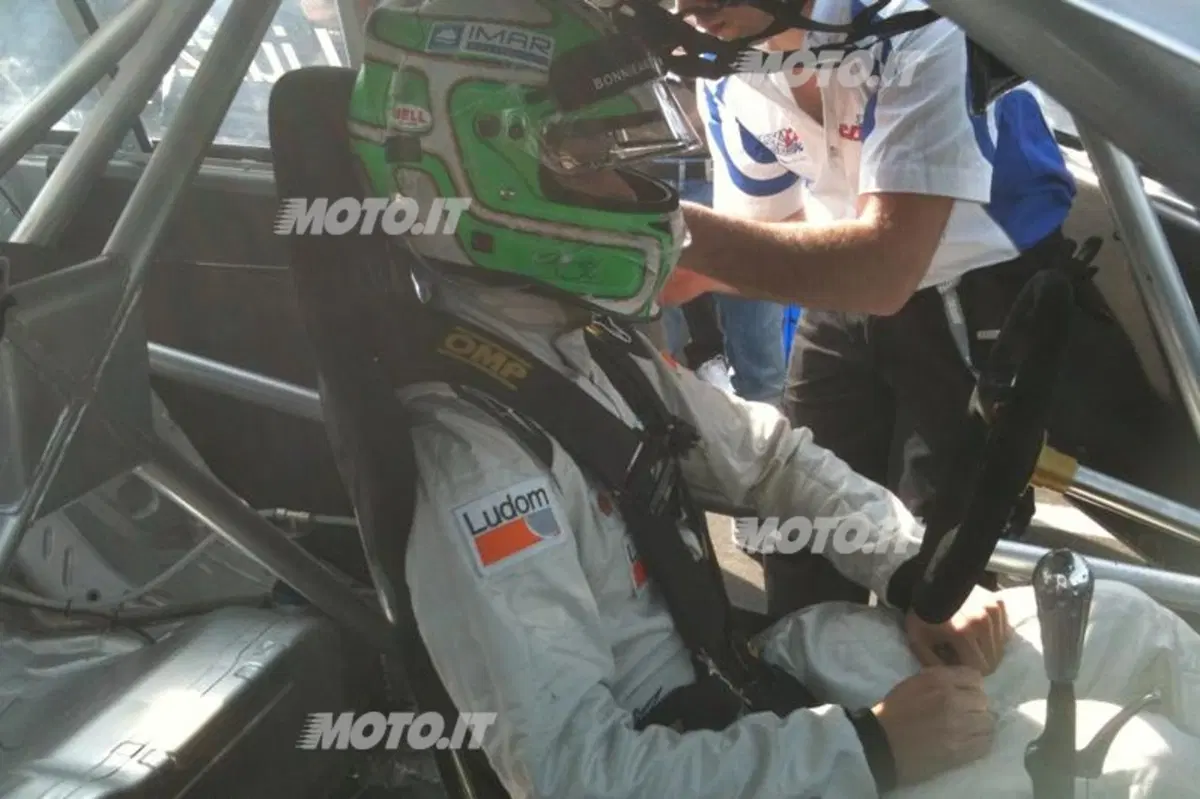 International Superstars: esordio vincente per Liuzzi su Mercedes-AMG (10)