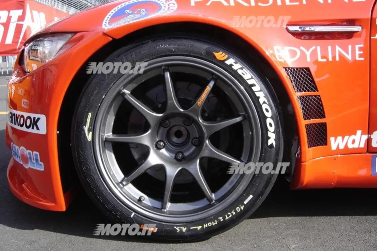 International Superstars: esordio vincente per Liuzzi su Mercedes-AMG (17)