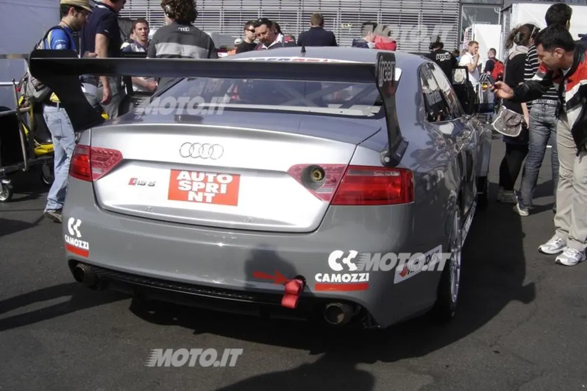 International Superstars: esordio vincente per Liuzzi su Mercedes-AMG (26)