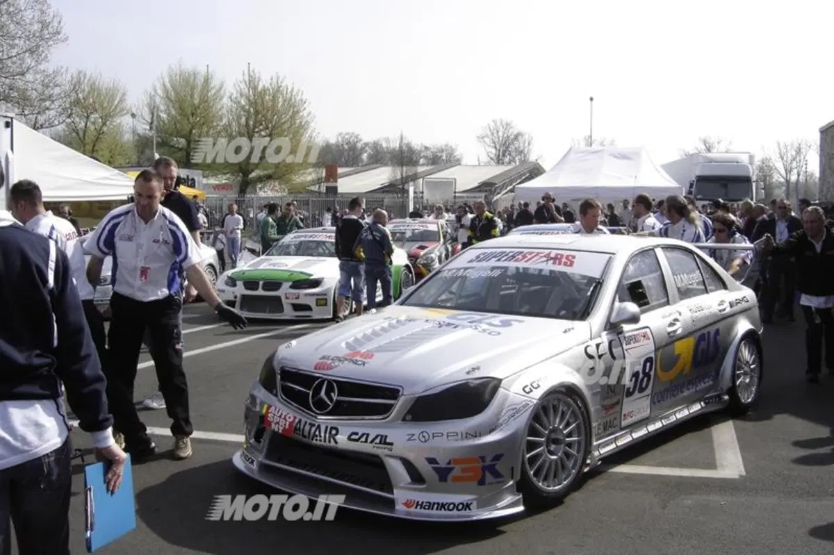 International Superstars: esordio vincente per Liuzzi su Mercedes-AMG (31)