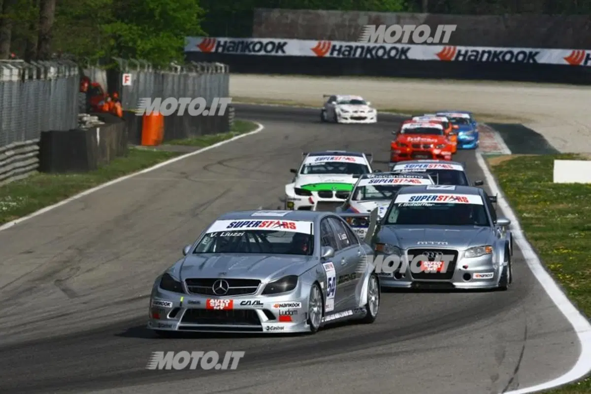 International Superstars: esordio vincente per Liuzzi su Mercedes-AMG (52)