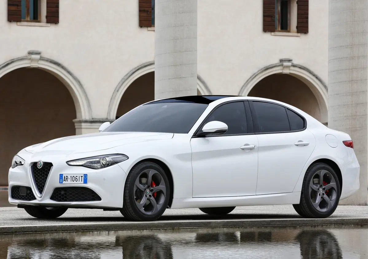 Alfa Romeo Giulia, altro premio: &egrave; Volante d'Oro 2016