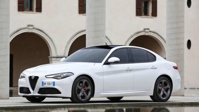 Alfa Romeo Giulia, altro premio: &egrave; Volante d'Oro 2016