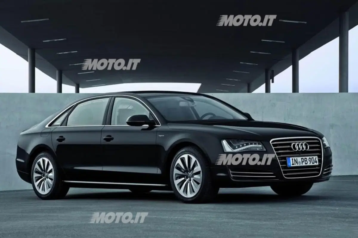Audi A8 Hybrid: listino prezzi (4)