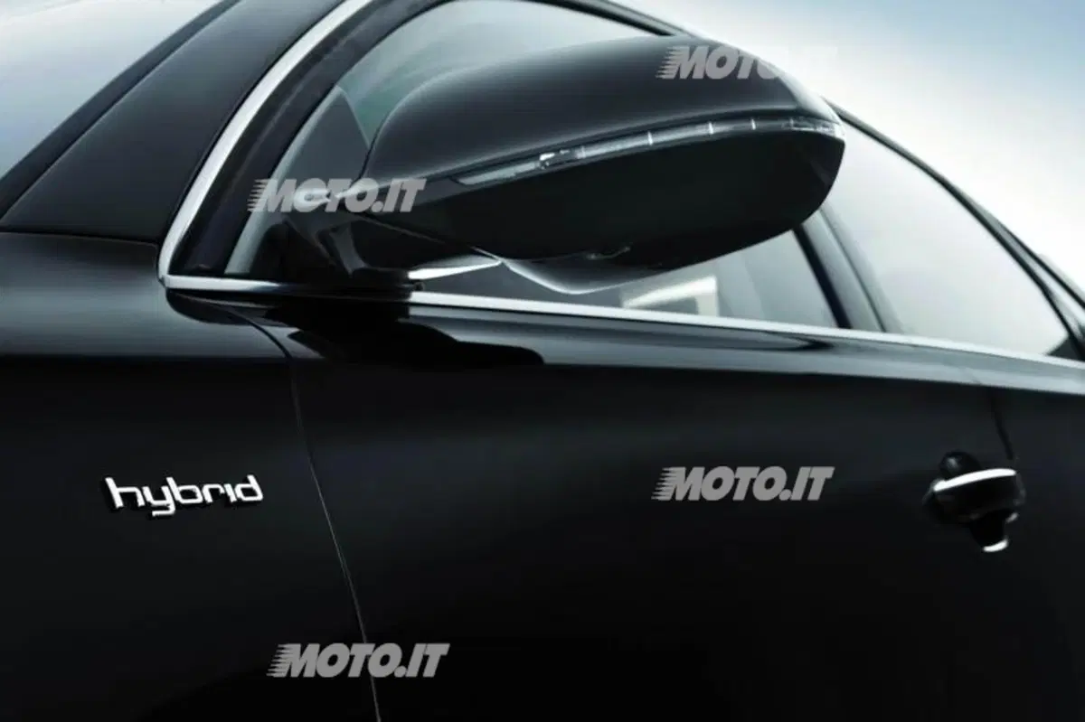 Audi A8 Hybrid: listino prezzi (11)