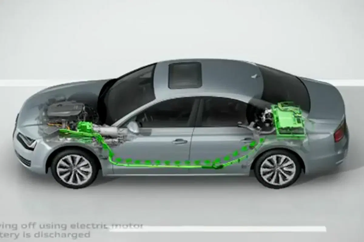 Audi A8 Hybrid: listino prezzi (12)