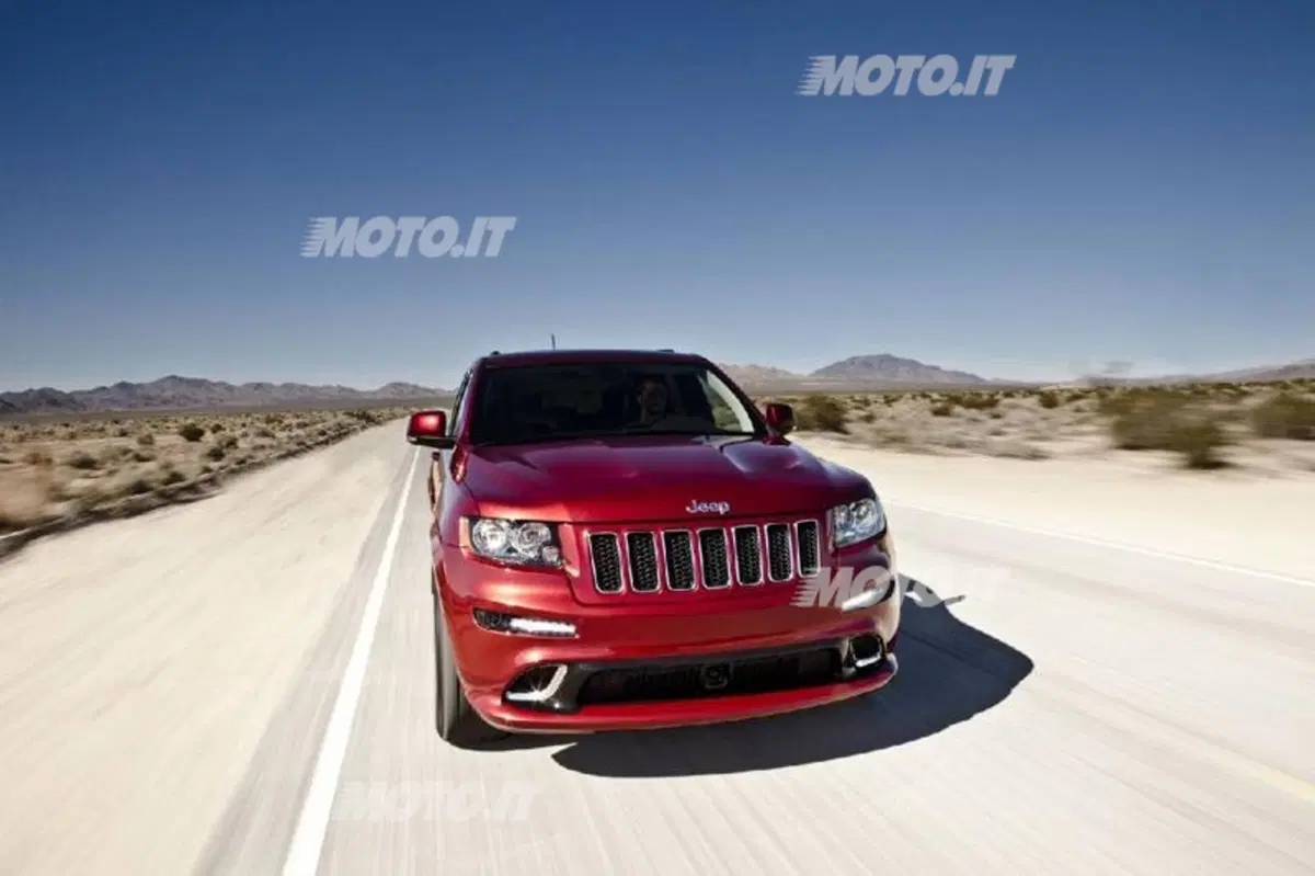 Jeep Grand Cherokee SRT8: listino prezzi (3)