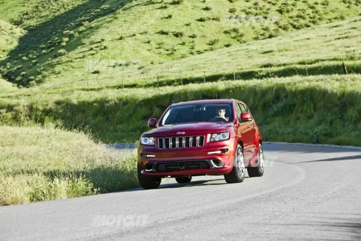 Jeep Grand Cherokee SRT8: listino prezzi (4)